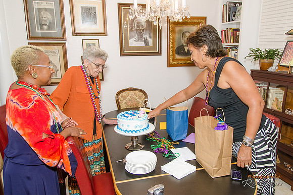 Moms-90th_093