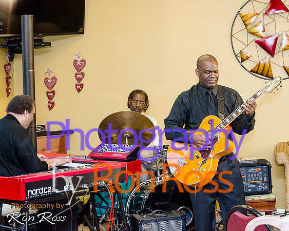 Mayhue & Friends-02