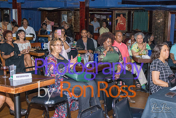 Angelique@MoreheadTavern_065