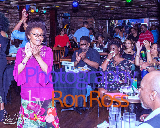 Angelique@MoreheadTavern_058
