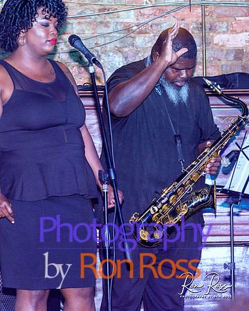 Angelique@MoreheadTavern_037