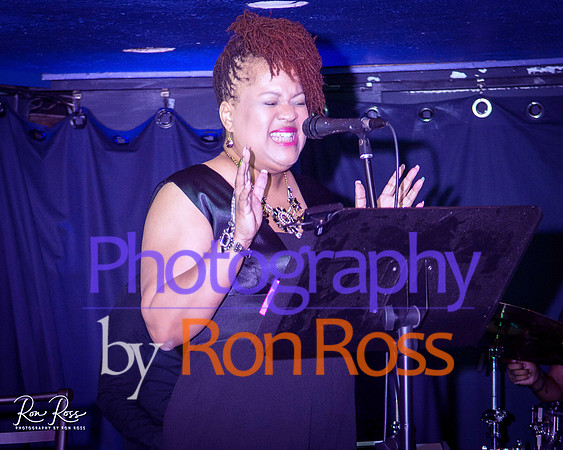 Angelique@MoreheadTavern_025