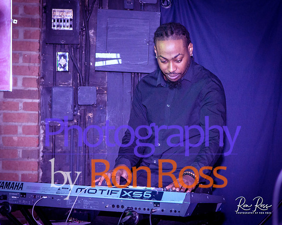 Angelique@MoreheadTavern_026