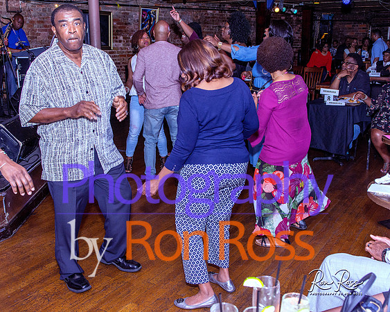 Angelique@MoreheadTavern_057