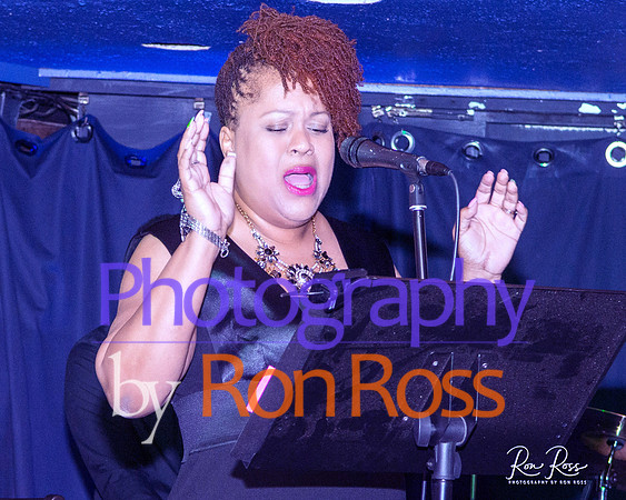 Angelique@MoreheadTavern_013
