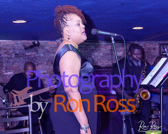 Angelique@MoreheadTavern_008