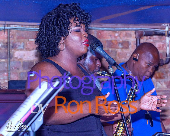 Angelique@MoreheadTavern_036