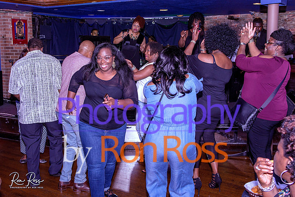 Angelique@MoreheadTavern_053