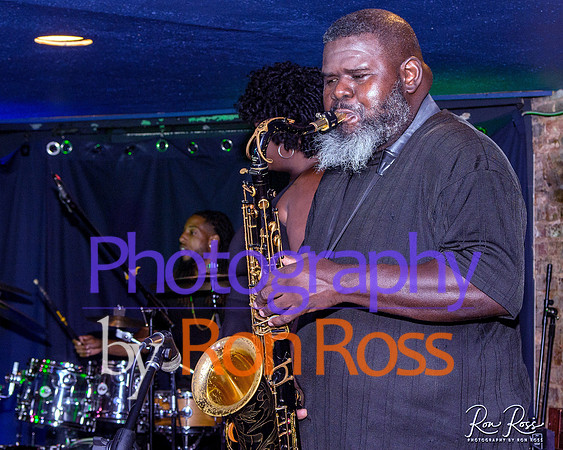 Angelique@MoreheadTavern_061