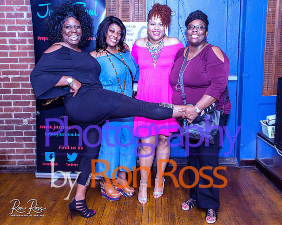 Angelique@MoreheadTavern_103