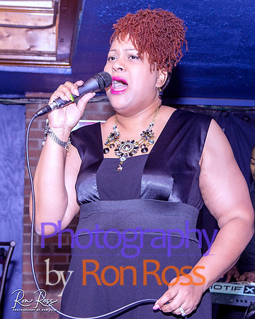 Angelique@MoreheadTavern_028