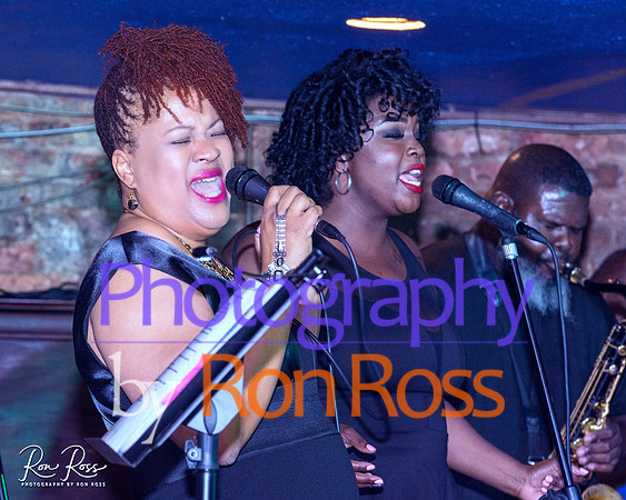 Angelique@MoreheadTavern_041