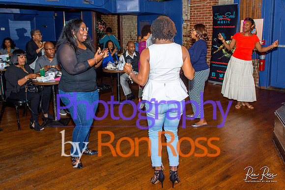 Angelique@MoreheadTavern_049