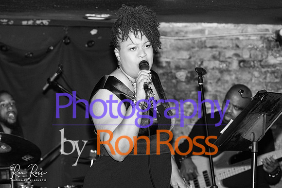 Angelique@MoreheadTavern_039