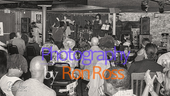 Angelique@MoreheadTavern_091