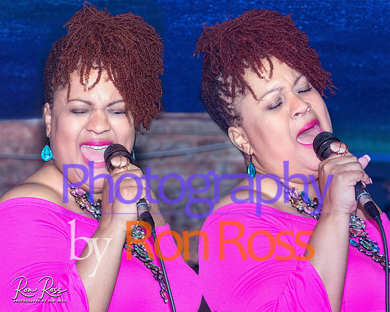 Angelique@MoreheadTavern_086Comp