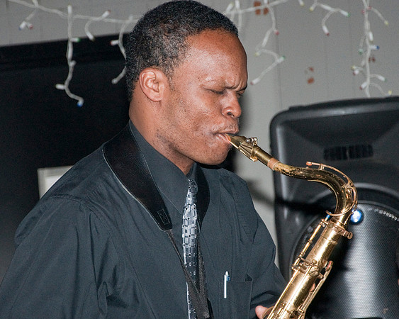 Carl Ratliff - Tenor & Saprano Saxes