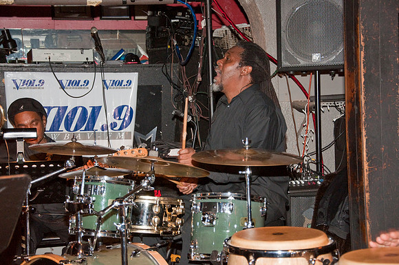 Tommy Green, Drums: Gerard Benson, Bass