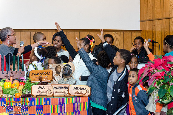 Kwanzaa_Umoja-2013_14