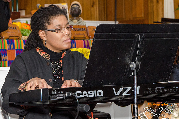 Kwanzaa_Umoja-2013_08