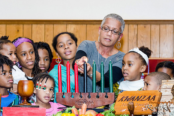 Kwanzaa_Umoja-2013_15