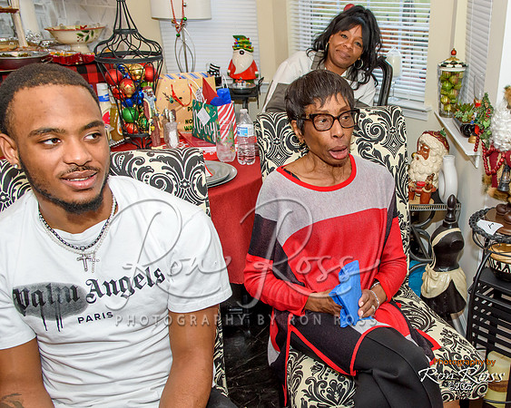 FamilyChristmas2025_041
