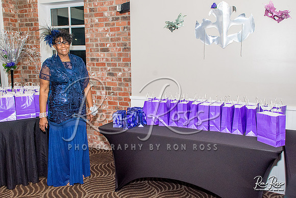 CircleOfFriendsBall2_025
