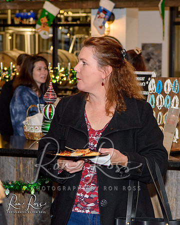 WesleyHgtsHolidayParty2023--018