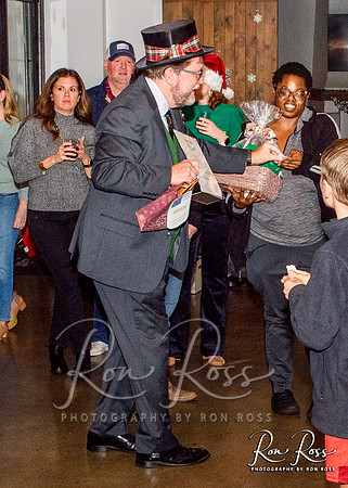WesleyHgtsHolidayParty2023--061