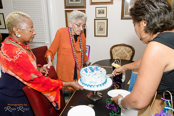 Moms-90th_094